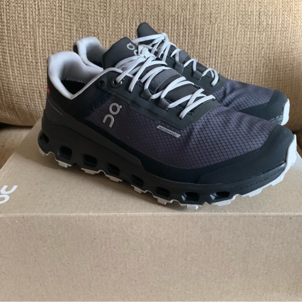 NEW WOMENS ON Cloudvista Waterproof Shoes - SIZE US 6 - Eclipse Black Sneakers